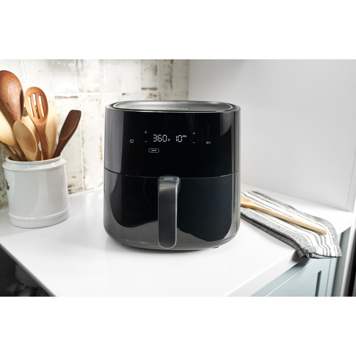 FRAFM100B Frigidaire Air Fryer with 3.5L Capacity and Adjustable Temperature Control