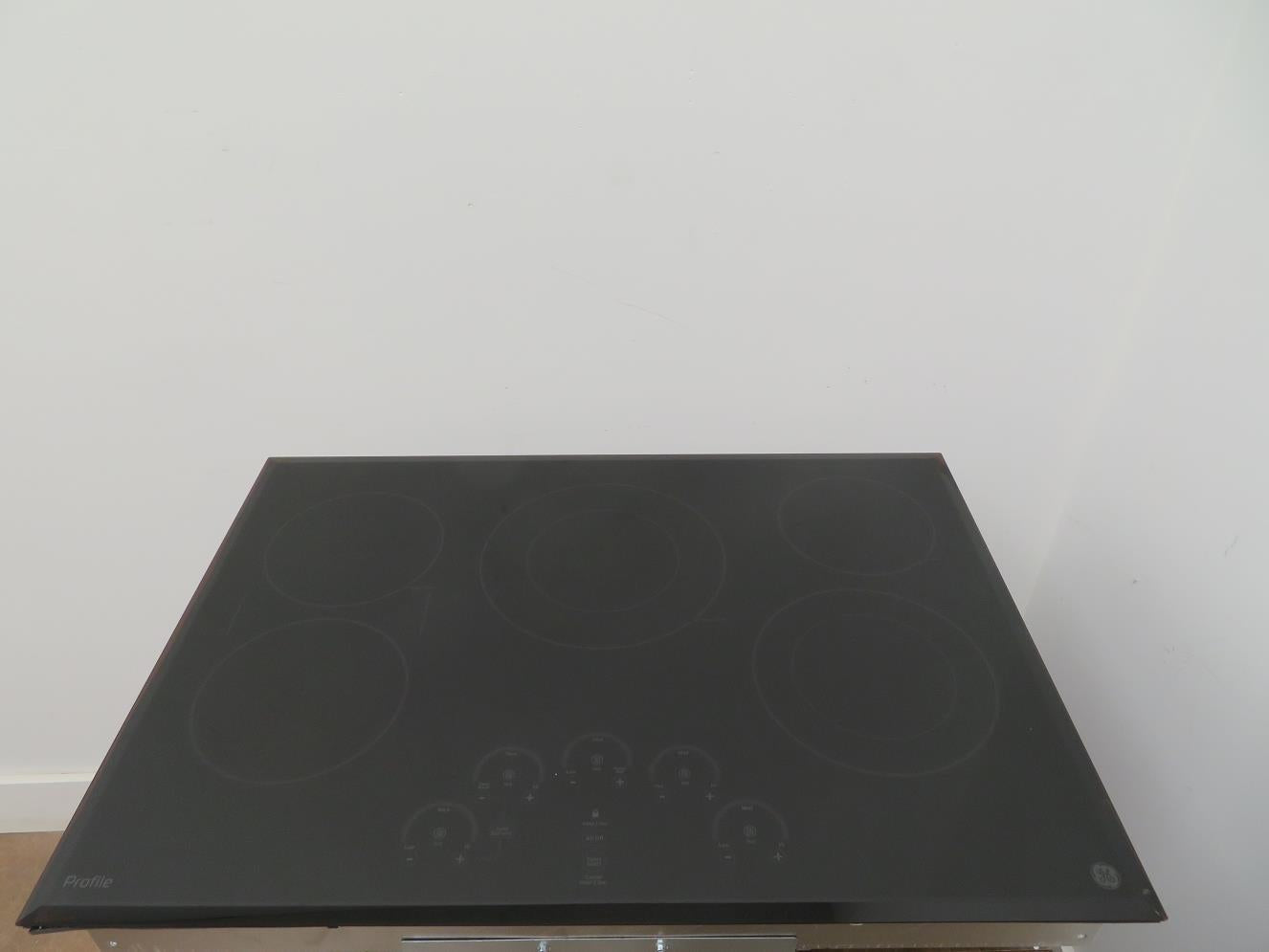 GE - Profile Series PP9030DJBB 30" Built-In Electric Cooktop in Black 5 Elements