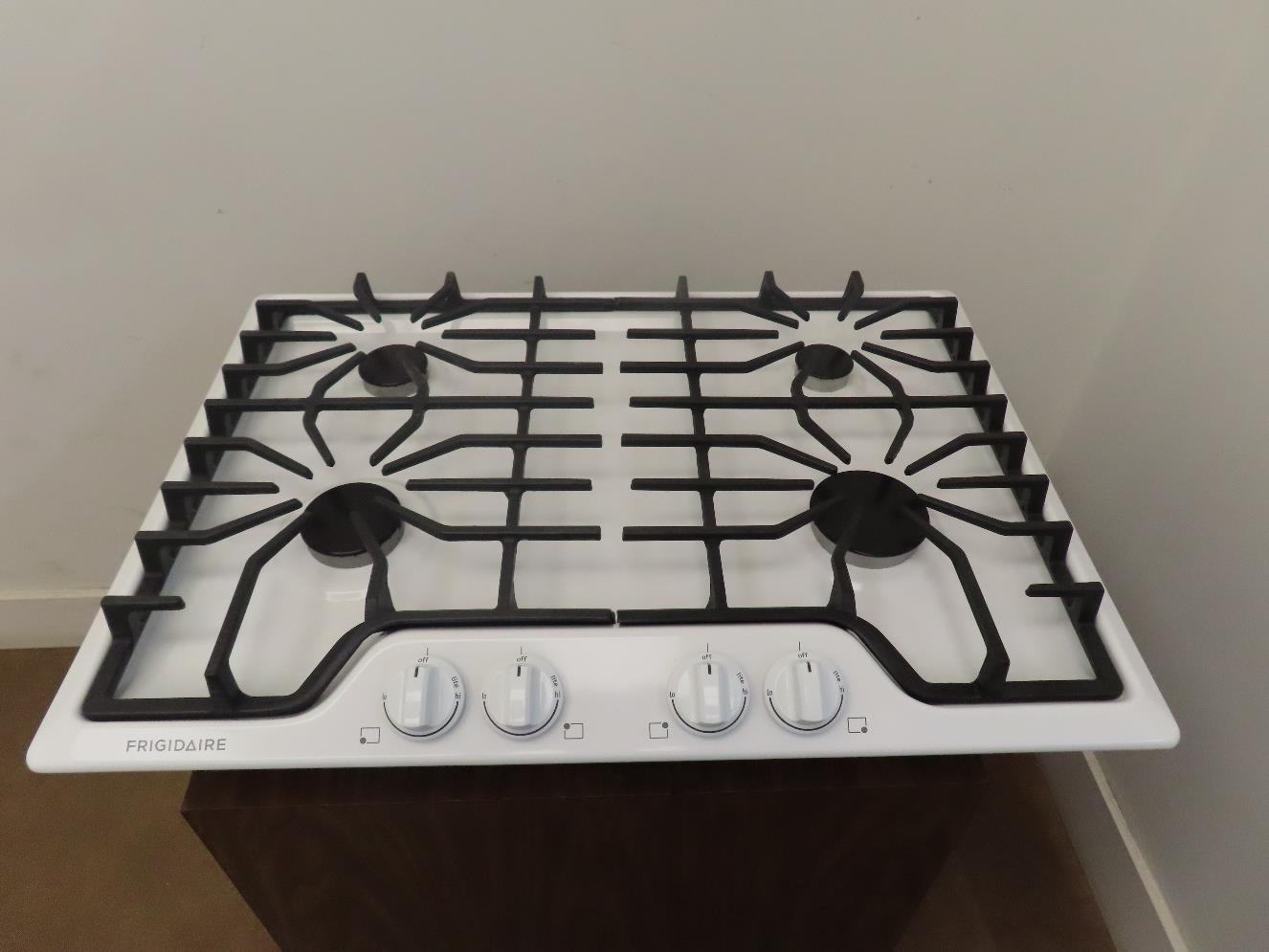 Frigidaire FFGC3026SW 30" 4 Sealed Burners Cast Iron Grates Gas Cooktop