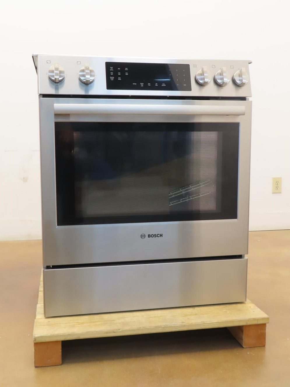 Bosch 800 Series HGI8056UC 30" Stainless Steel Slide-In Convection Gas Range Pic