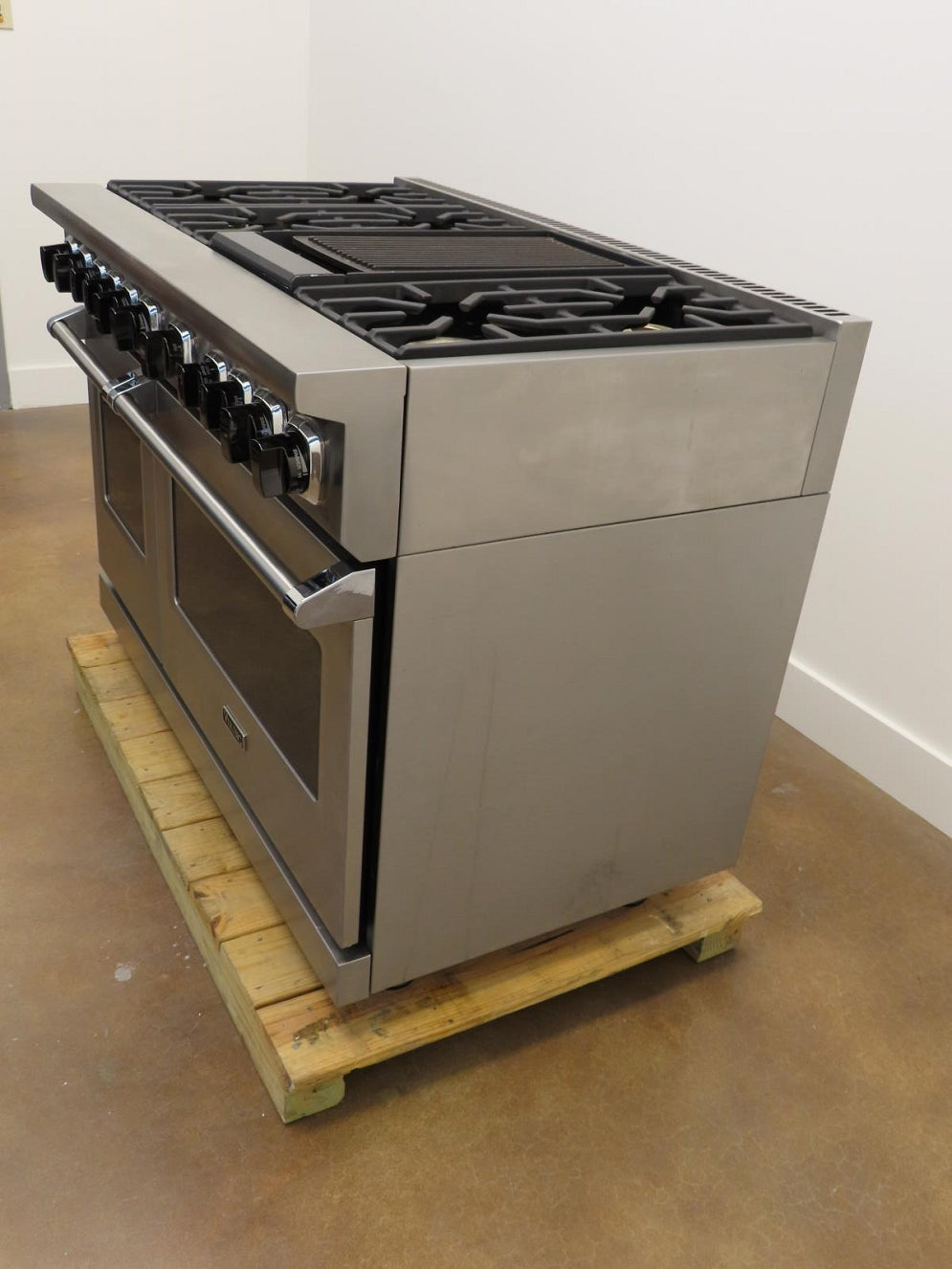 Viking 7 Series VDR74826GSS 48" Freestanding Professional Dual Fuel Range