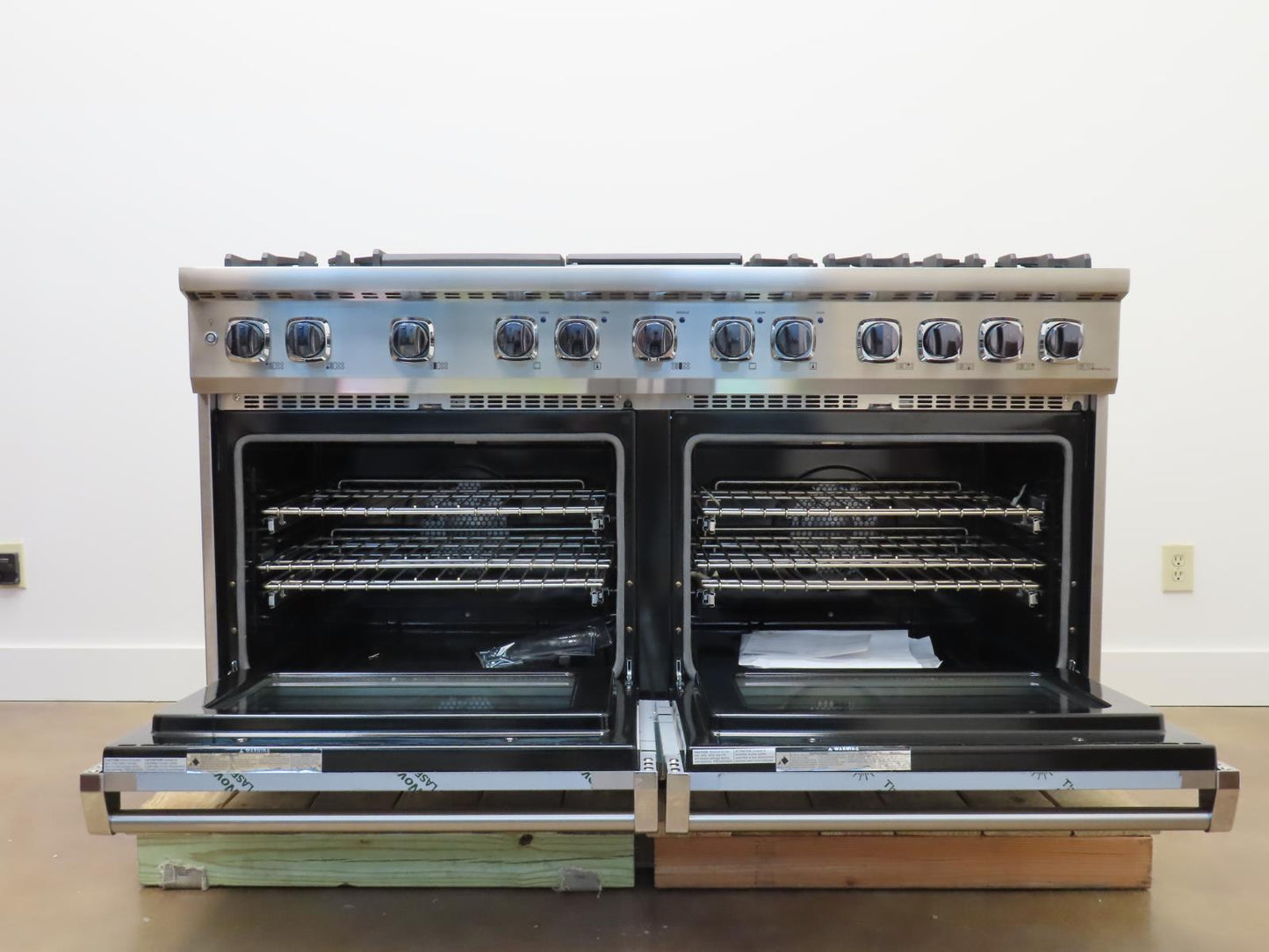 Viking 5 Series VDR5606GQSS 60" Stainless Professional Dual Fuel Range 2023Model