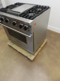 Viking 5 Series VGR5364GSSLP Freestanding Professional LP Gas Range 2022 Model