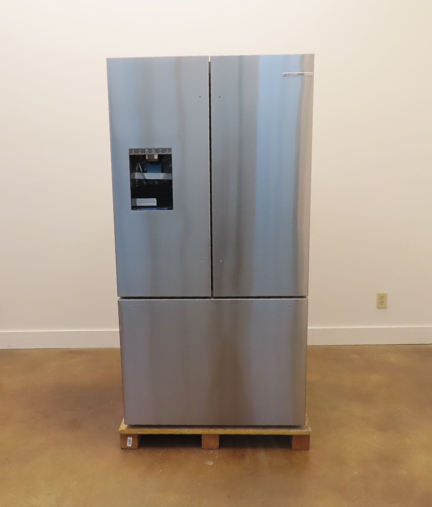 Bosch 500 Series B36FD50SNS 36" Full Depth French Door Refrigerator Pictures