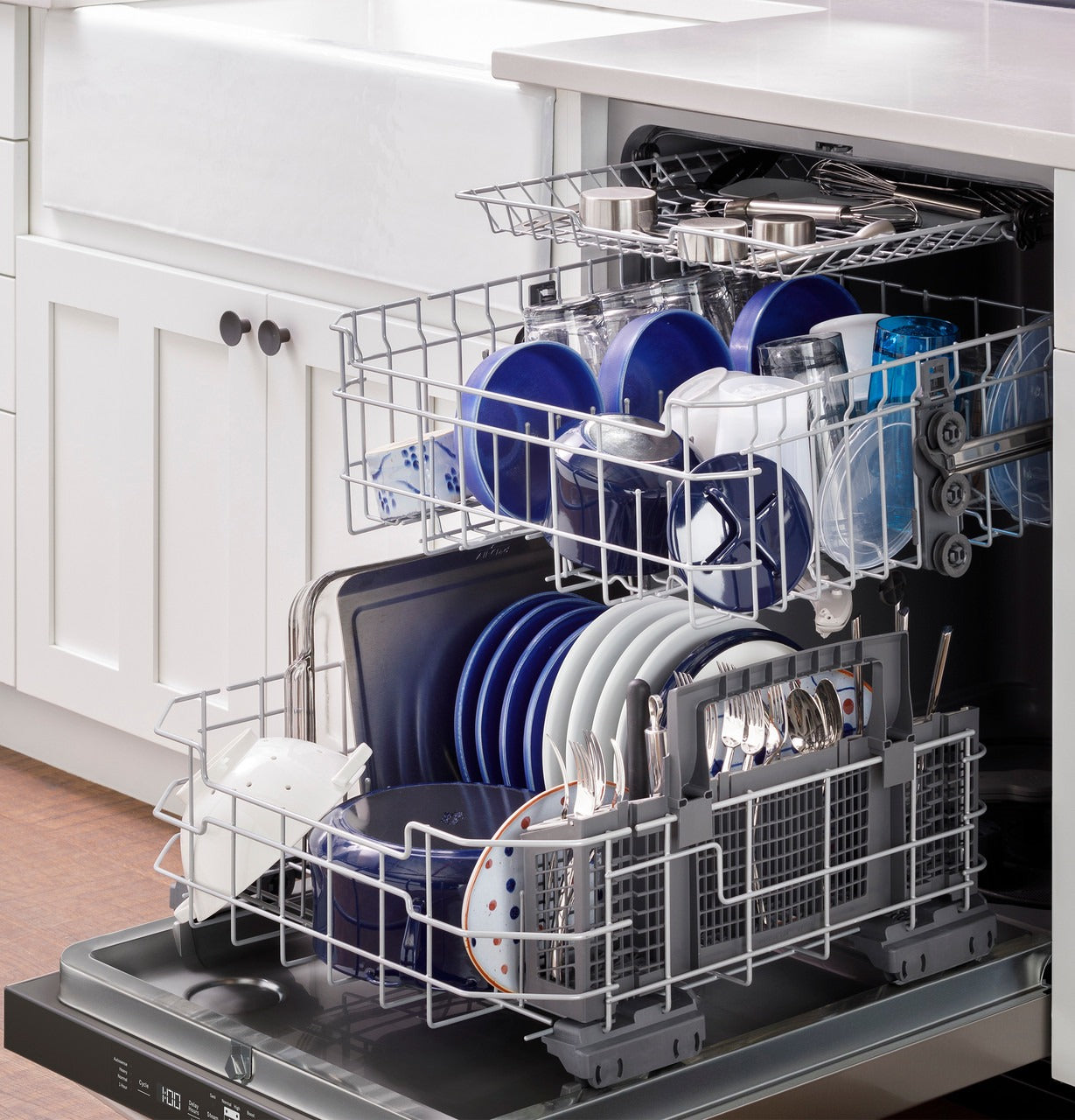 GDT585HYYFS GE 24-inch Built-In Dishwasher with Dry Boost™ and Steam + Sani Cycle